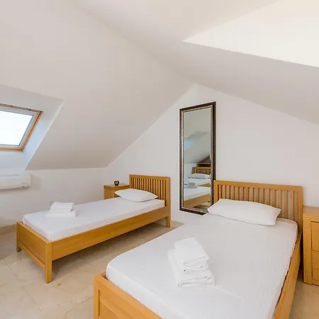 Apartment Milena *